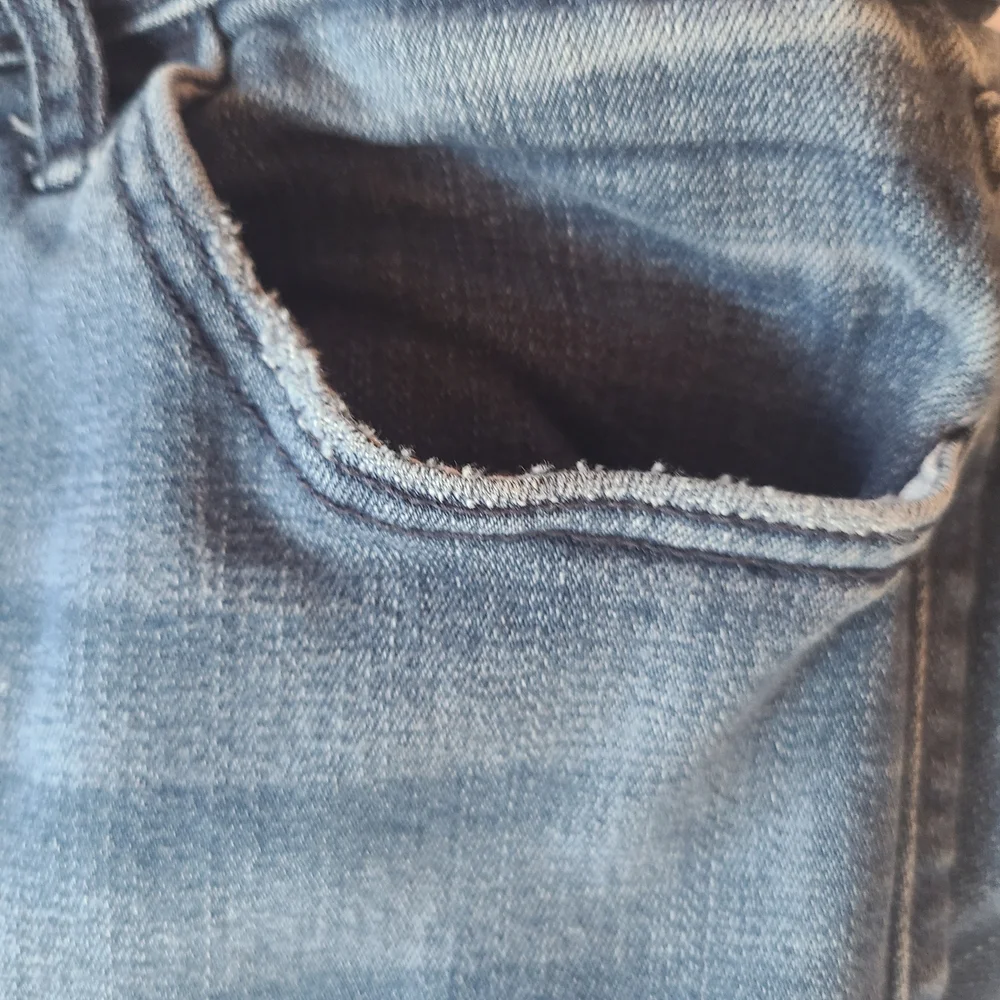 Cello Juniors Ankle Jeans in Blue with Frayed Hem Size 13